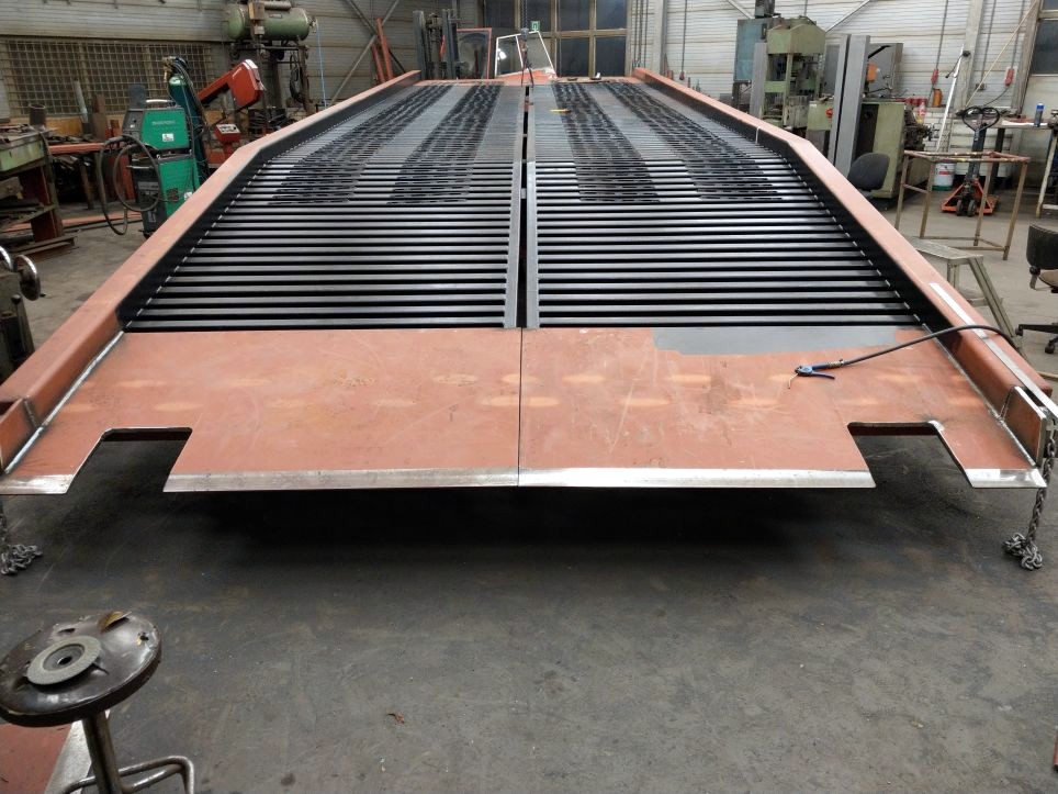 Laadbrug in productie in de werkplaats